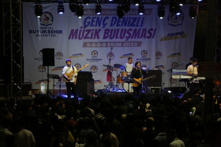 Denizli gençleri muhteşem konserlerle coştu