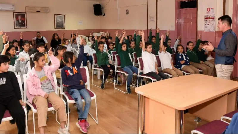 İzmir Karabağlar'da çocuklar çevre bilinciyle yetişiyor