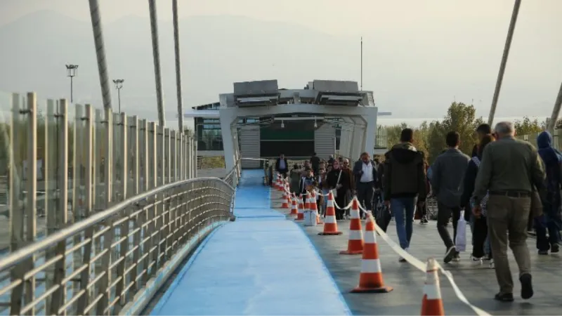 Kocaeli'de Mimar Sinan üst geçidinde bisiklet yolu