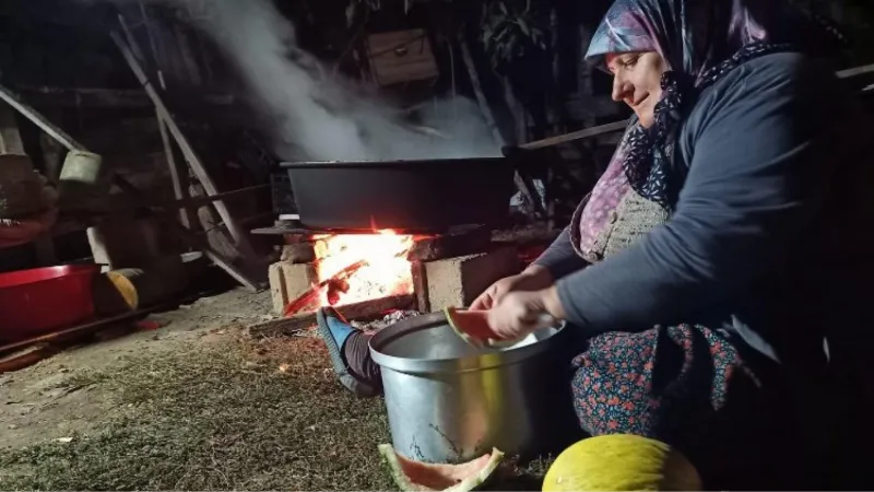 30 yıl sonra kazanlar 'karpuz pekmezi' için kaynıyor