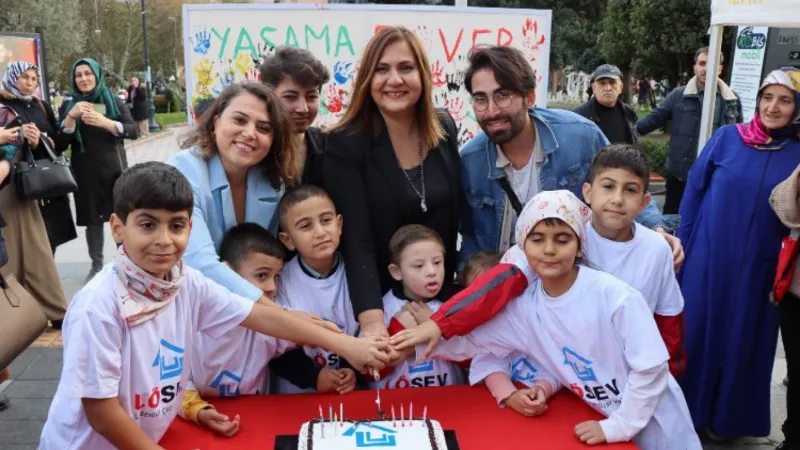 İzmit'te LÖSEV ile yaşama el verdiler