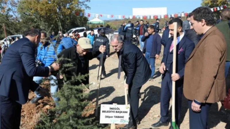 Milli seferberlikte Bursa İnegöl'de bin fidan toprakla buluştu