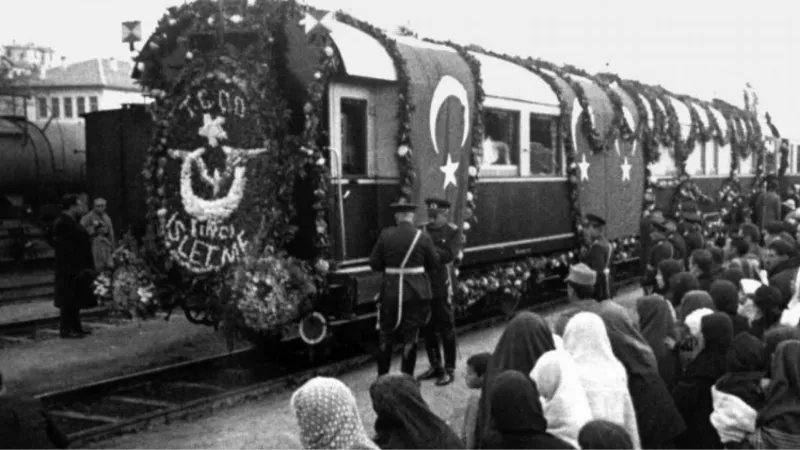 Ata’nın İzmit’ten son kez uğurlanışı anılacak