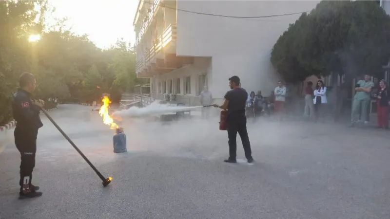 Manisa'da huzurevi personeline temel yangın eğitimi