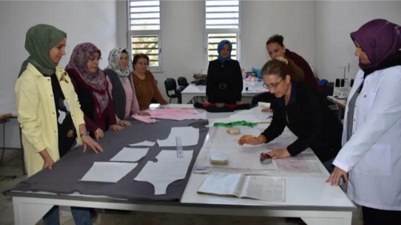 Kayseri Kocasinan Akademi kadınları üretime katılıyor