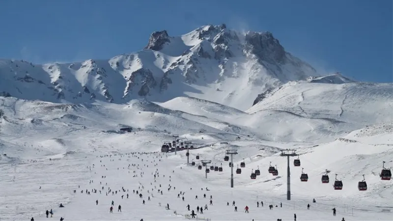 Erciyes'te Dünya Kar Motosikleti Şampiyonası