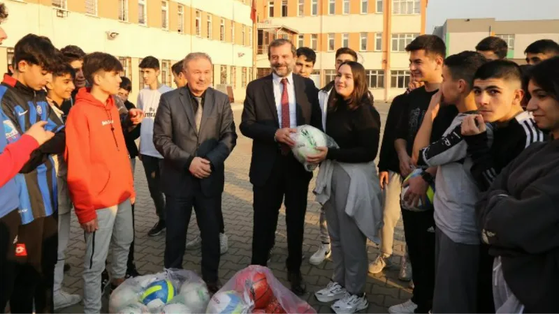 Bursa Gürsu'da Başkan Işık 'top'lu isteği kırmadı