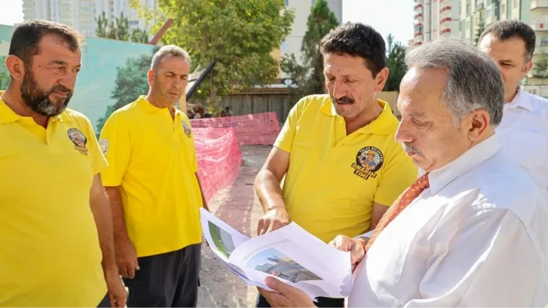 Kayseri Talas'ta onarım timi çalışıyor