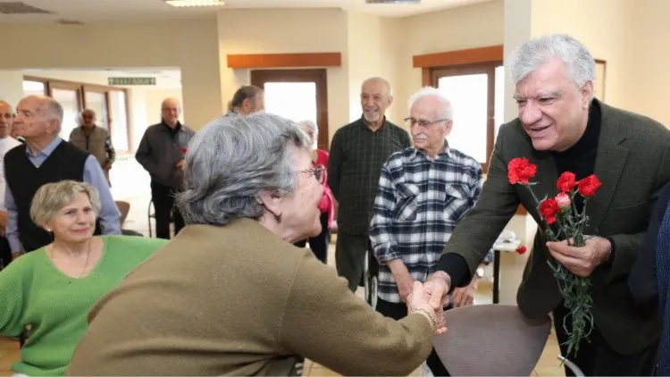 İzmir Narlıdere'de bilge çınarlara ziyaret