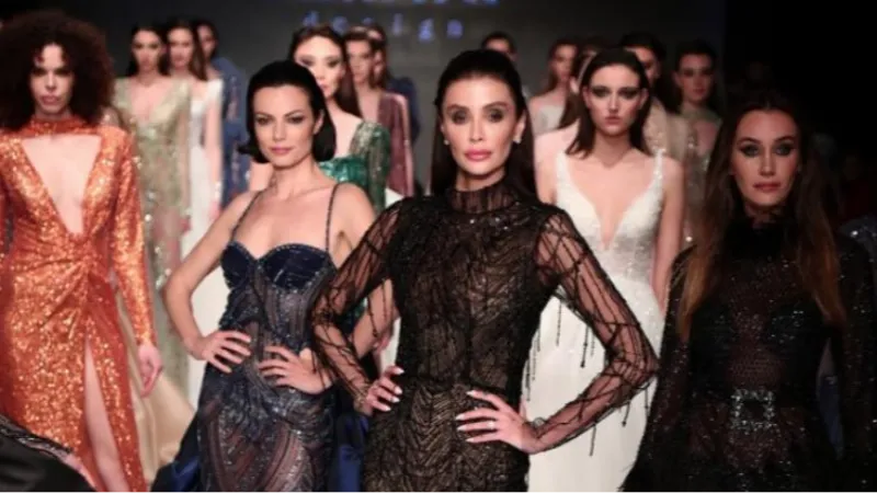 İzmir'de Fashion Week fırtınası