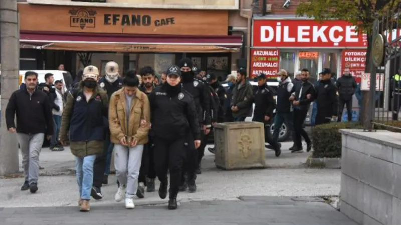 Eskişehir'de Pençe-Kılıç Hava Harekatı protestosuna 4 tutuklama