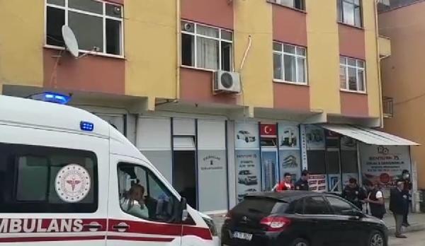 Apartmandakiler 'kötü koku' ihbarı yaptı, evde ölü bulundu