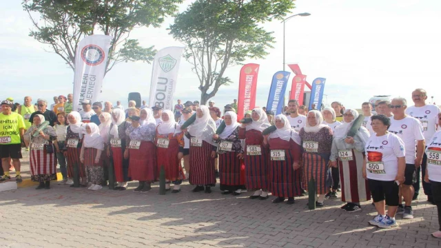 3. İnebolu İstiklal Yolu Şerife Bacı Yarı Maratonu koşusu yapıldı