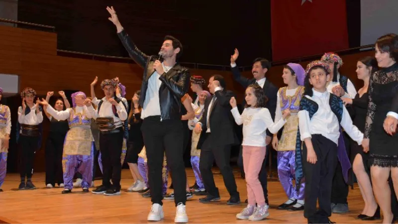 Cem Belevi’den anlamlı konser