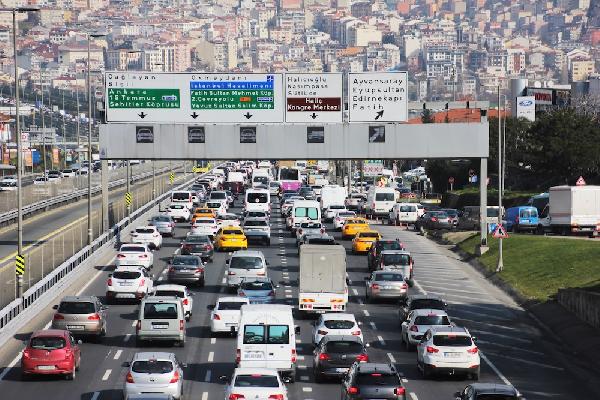 İstanbul'da her 30 dakikalık yolculuk 19 dakika uzuyor 