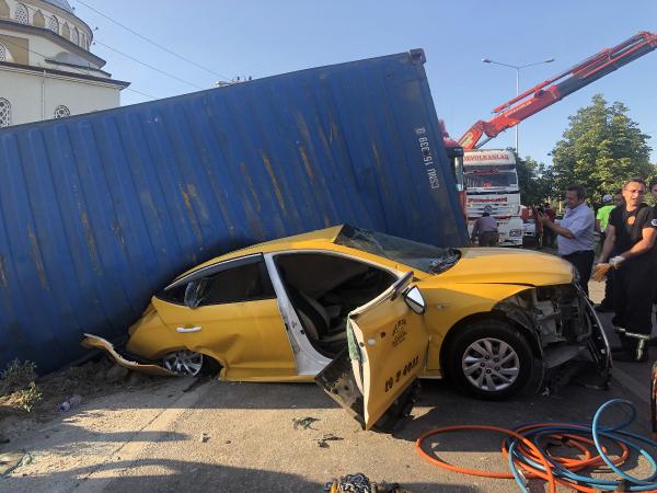 Bursa'da 7 aracın karıştığı zincirleme kaza: 1 ölü, 1 yaralı