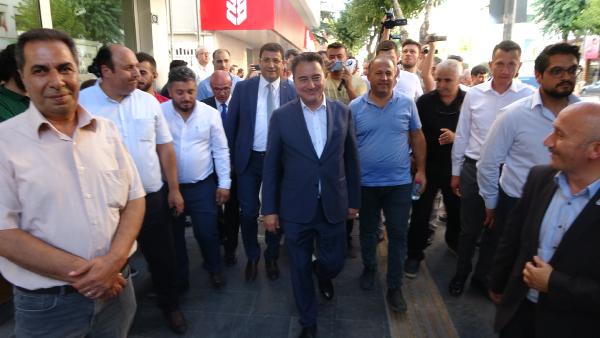 Ali Babacan, partisinin Niğde il başkanlığı açtı