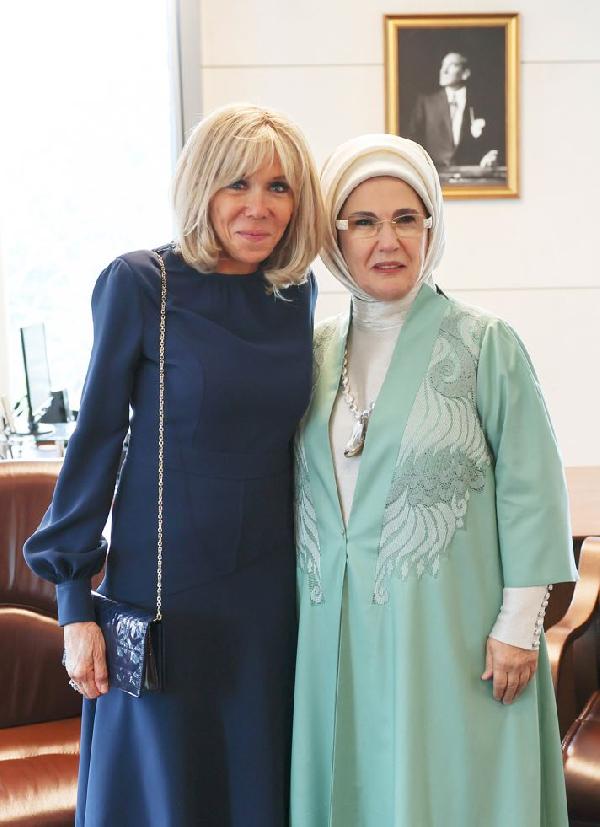 Emine Erdoğan, Fransız First Lady Brigitte Macron ile görüştü