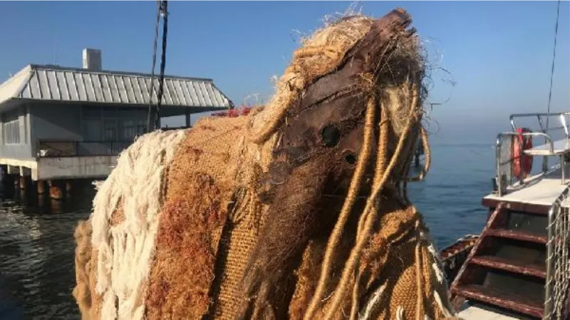 Kenevirden yapılan sanat eserleri, Büyükada’dan Ortaköy’e tekneyle taşındı