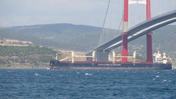 İngiltere'ye giden tahıl gemisi Rojen, Çanakkale Boğazı'nda