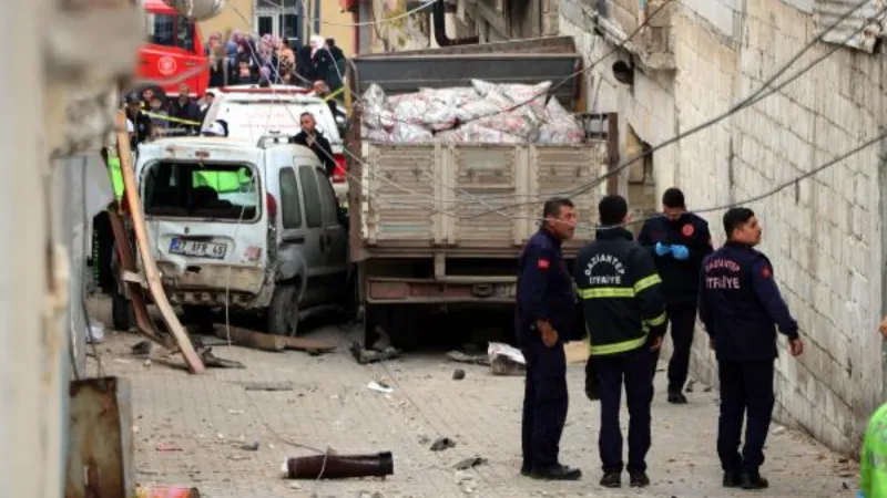 Freni boşalan kömür yüklü kamyonet, çocuklara çarptı: 1 ölü, 2 yaralı