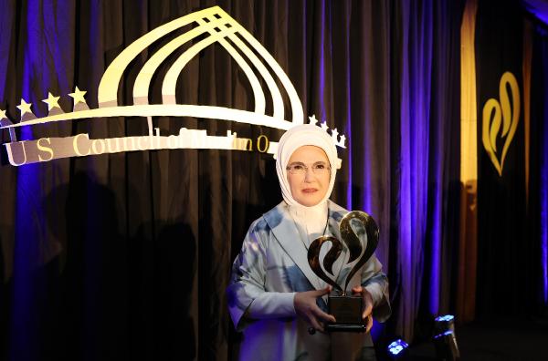 Emine Erdoğan, ABD'de 'Uluslararası Müslüman Kadınlar Başarı ve Topluma Katkı Ödülü'nü aldı