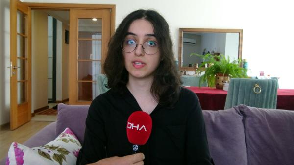 Zeynep Dila, TYT ve İngilizce alanlarında birinci oldu