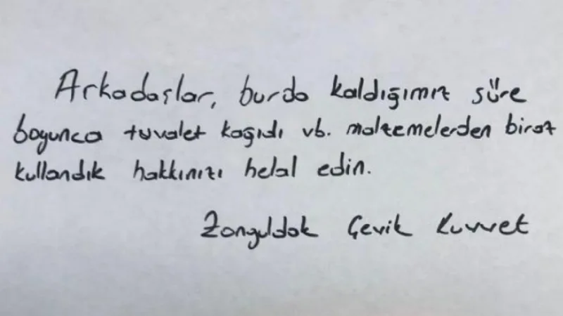 Deprem bölgesinde görevli polisler, kullandıkları eşyalar için öğrencilerden helallik istedi