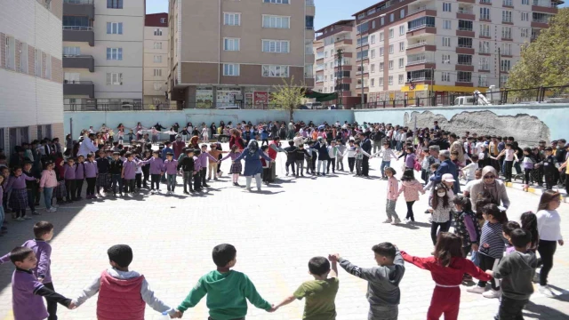 500 çocuk ’Merkezim Her Yerde’ projesi etkinliğinde doyasıya eğlendi