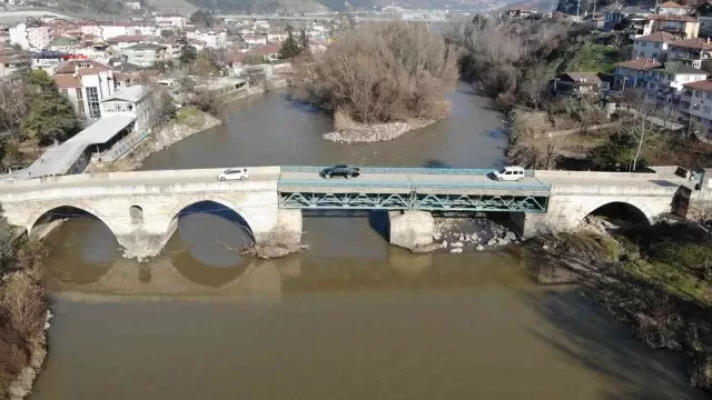 527 yıllık tarihiyle hizmet vermeye devam ediyor