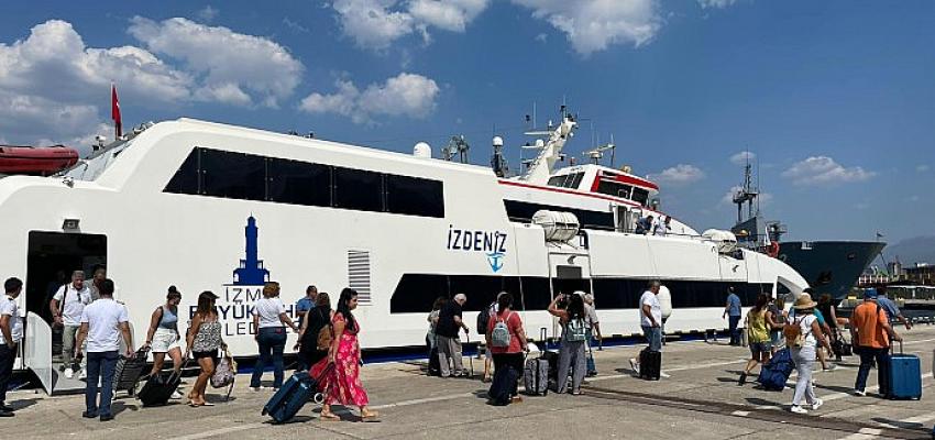 Midillili turistler hafta sonu için İzmir'i seçti