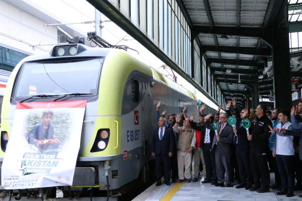 8'inci ve 9'uncu 'İyilik Treni' Pakistan'a uğurlandı