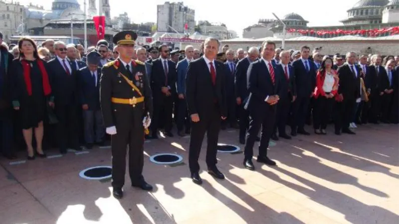 Taksim'de 29 Ekim töreni