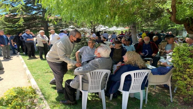 60 yıllık okul arkadaşları buluştu