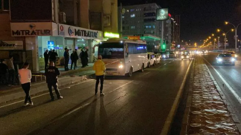 Midibüs şoförü, yolcu durağında silahlı saldırıda öldürüldü