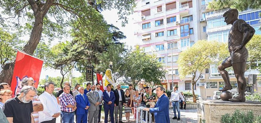 Taçsız Kral  Konak’ta anıldı