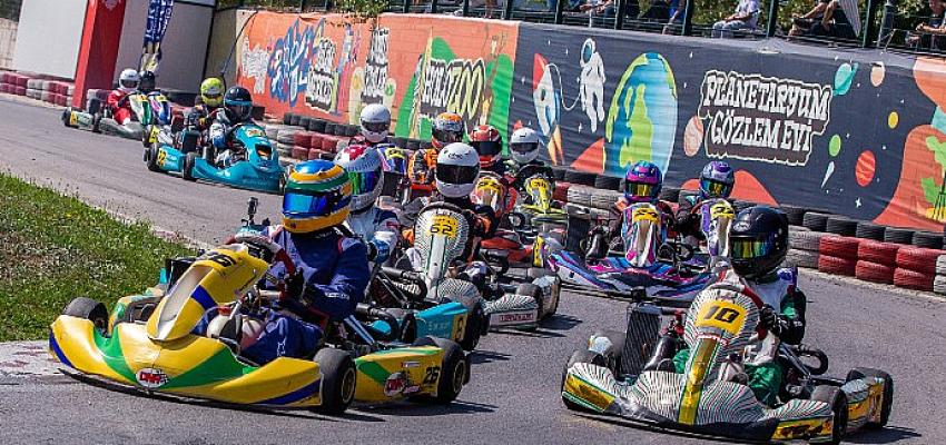 Tuzla'da Karting Mücadelesi Nefes Kesti