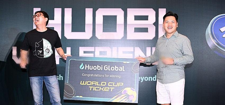 Huobi Global’in Kurucu Ortağı Du Jun ve CEO’su Roy Zhu, Token 2049 Singapur’daki açılış öncesi partisinde birer konuşma yaptı