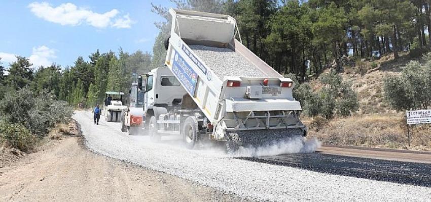 4 İlçede 24 Mahallenin Yolları Yapıldı