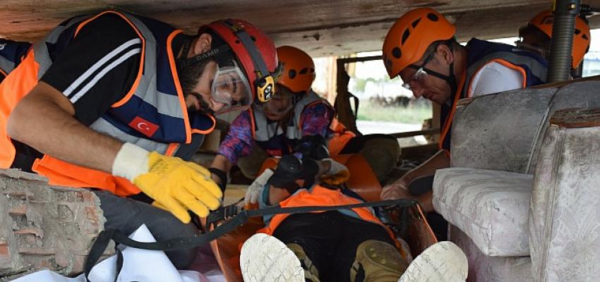 Arama Kurtarma Ekibi Saha Eğitimlerini Tamamladı