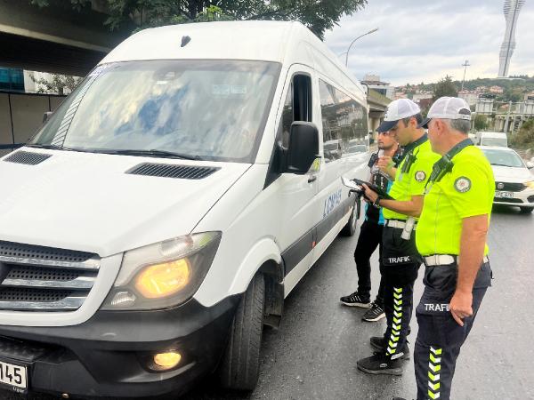 İstanbul'da okul servislerine denetim: Sürücülere 'dur' lambası cezası