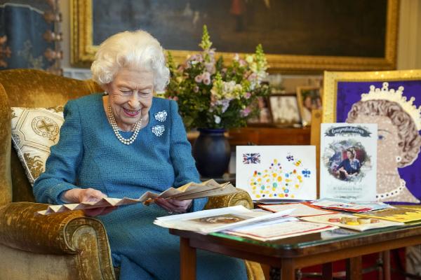 Kraliçe Elizabeth, tıbbi gözetim altına alındı