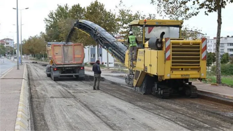 Darıca Atatürk Caddesi'nde hummalı üstyapı çalışması