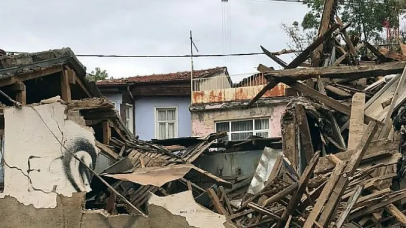 Metruk binalar vatandaşın huzur ve güvenliği için yıkılıyor