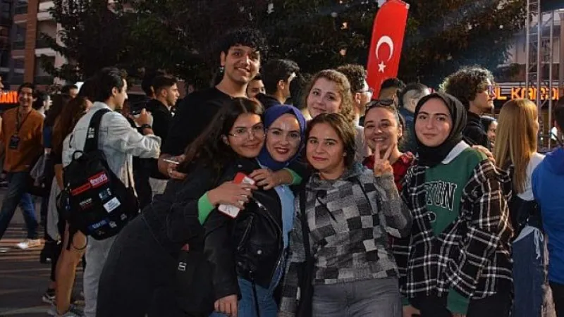 Çiğli'de gençlik şenliği yapıldı