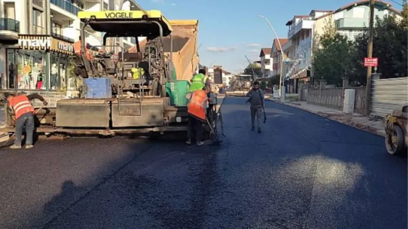 Büyükşehir'den Başiskele Pınar Caddesi'ne estetik dokunuş