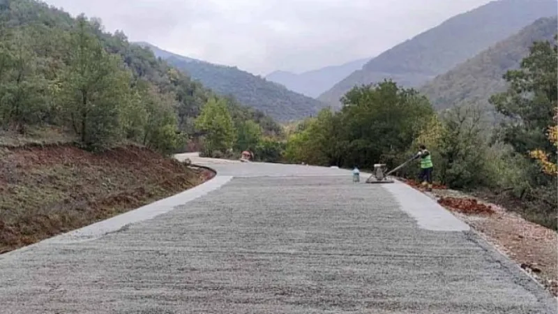 Karamürsel Avcıköy - Tahtalı - Fulacık arasına beton yol