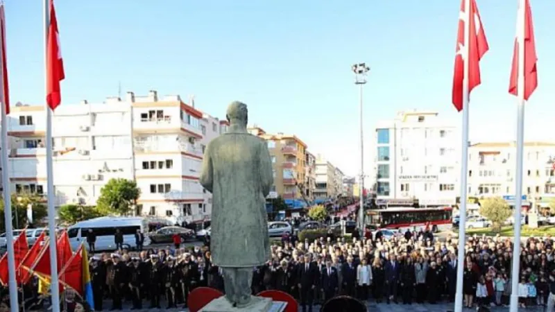 Bayraklı’da hayat iki dakika durdu