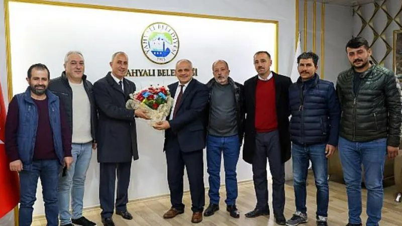 Yahyalı Belediye Başkanı Esat Öztürk’e Camikebir Mahallesi’nden Teşekkür