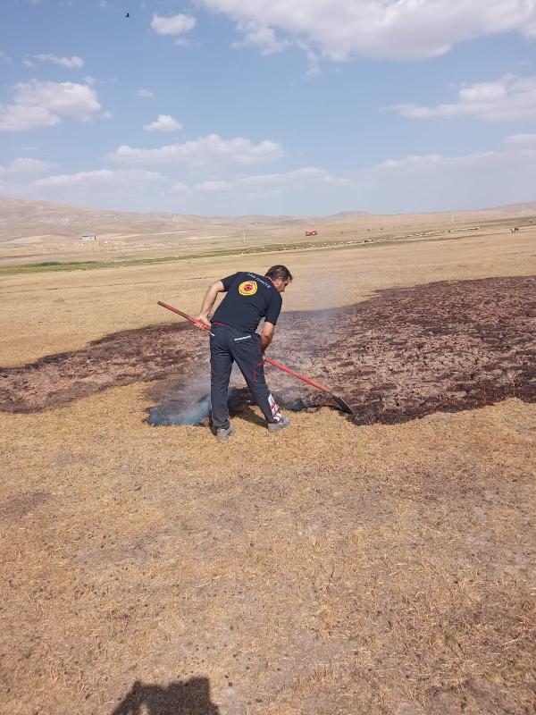 Sazlıkta içten içe yanan toprak için 'araştırılsın' isteği